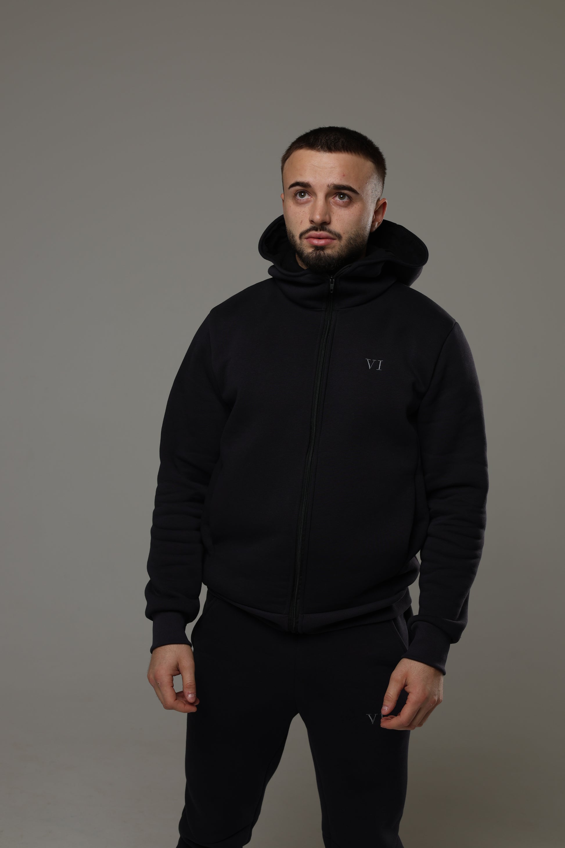 Tracksuit Dark Grey VI Round